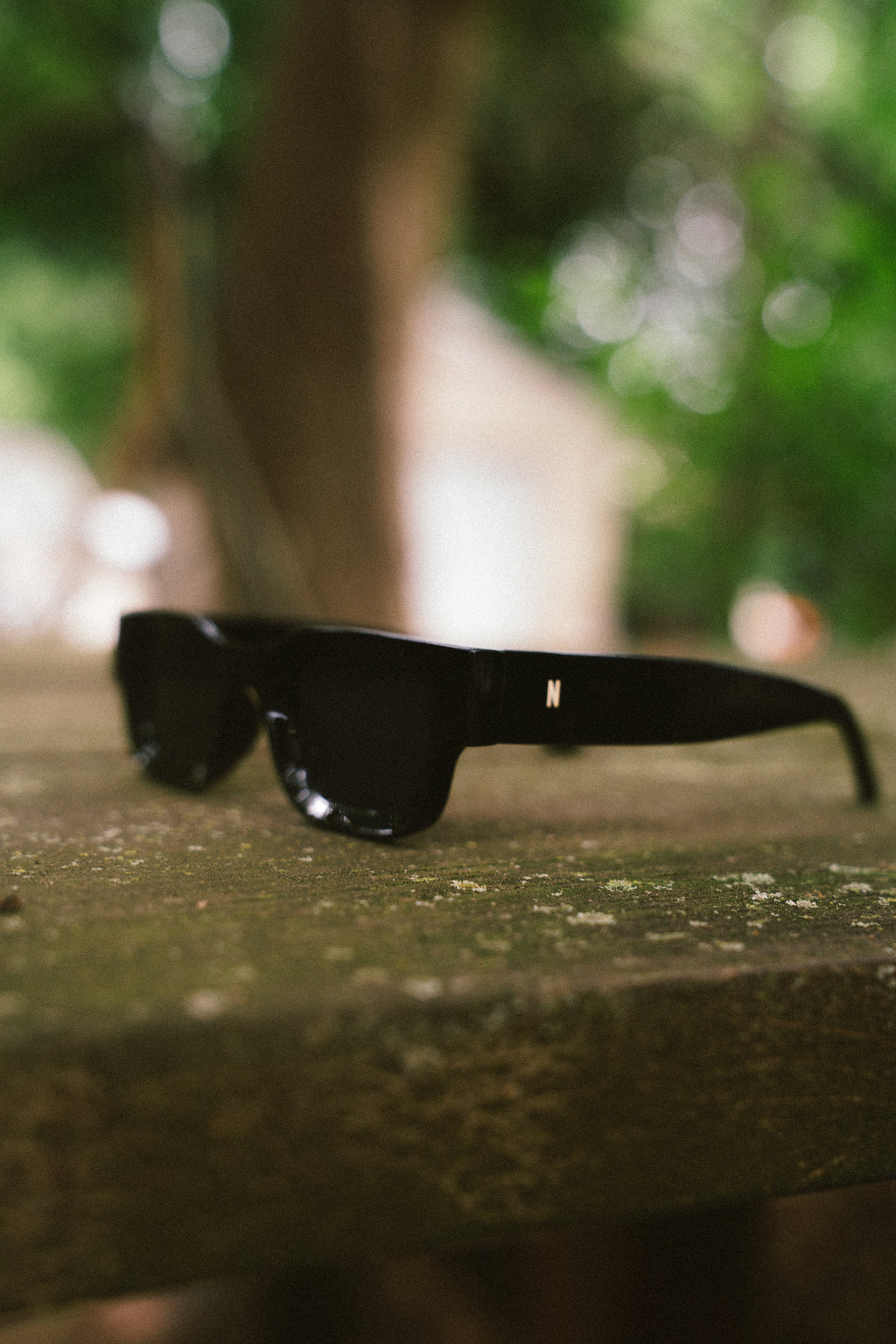 "NACRE" Onyx Sunglasses